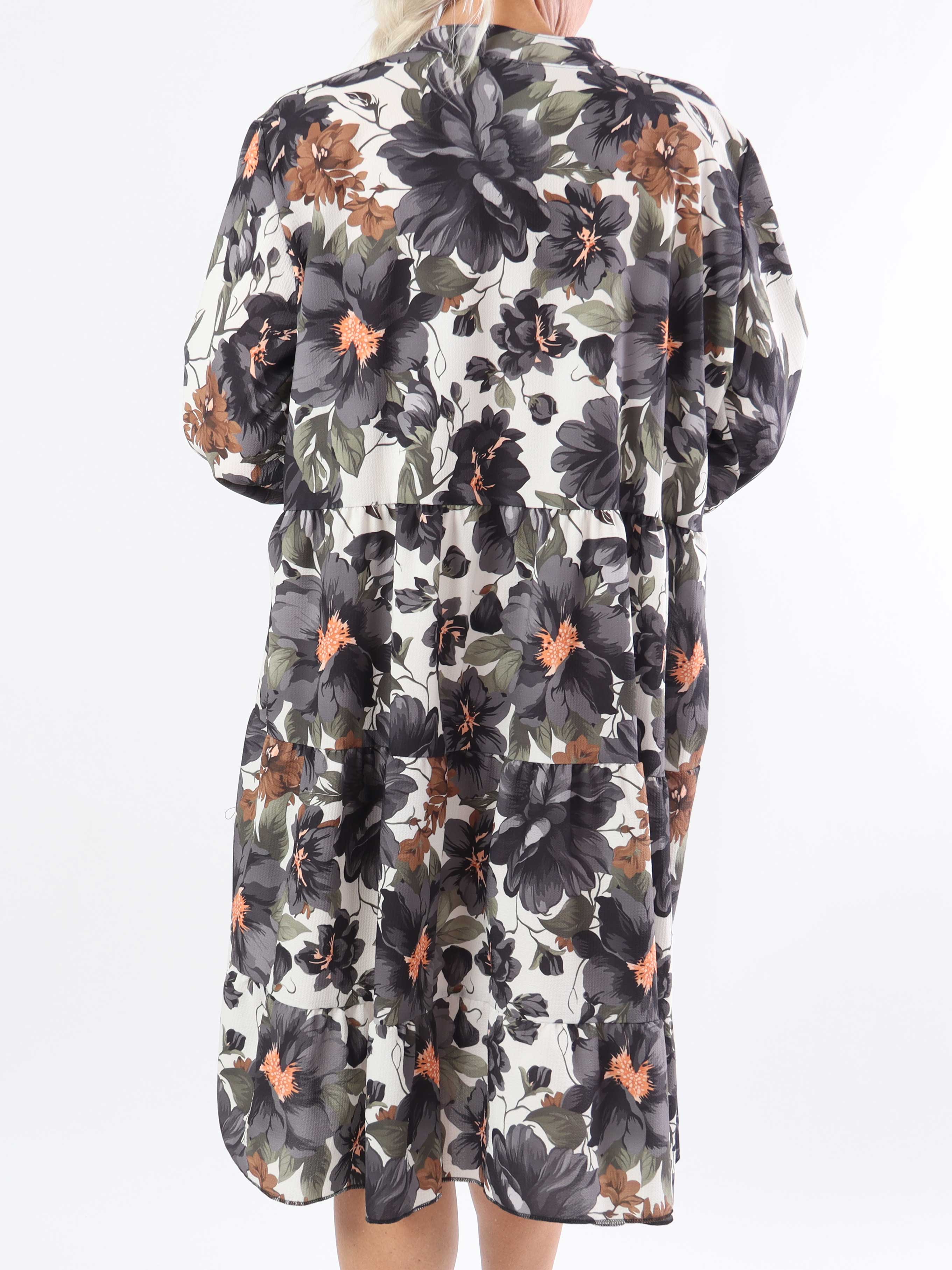 Flower Dress - Söt blommig plus size-klänning med lager-på-lager-look